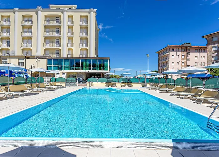 Hotel con piscina a Cesenatico