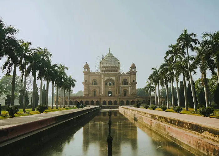 New Delhi Hotels With Pool