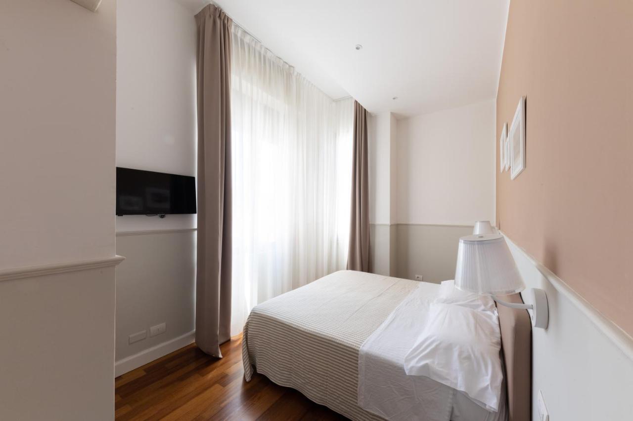 Vierbettzimmer mit seitlichem Meerblick