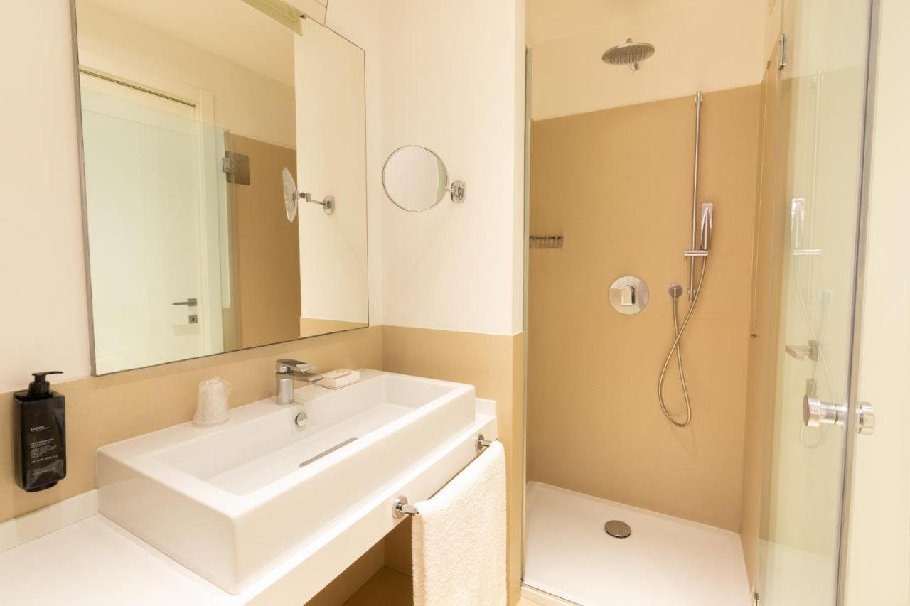 Deluxe Double Room Sea View without Balcony,1009502701:JPEG
