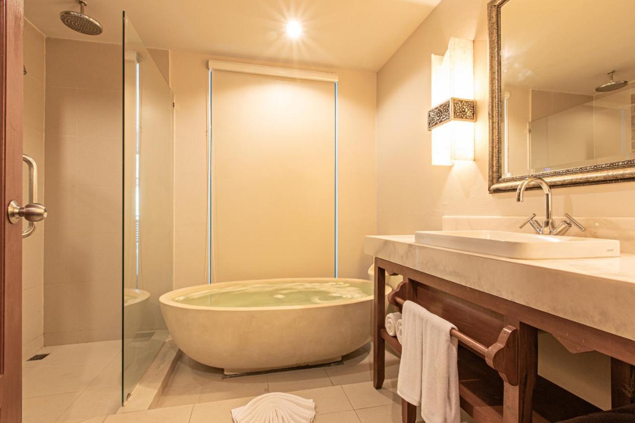 Chambre Double ou Lits Jumeaux Supérieure - Vue sur Piscine