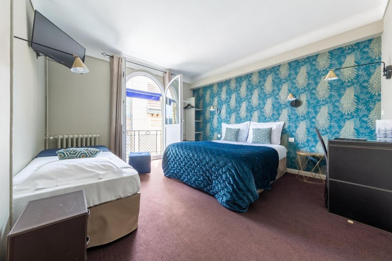 Chambre Triple (2 Adultes & 1 Enfant)