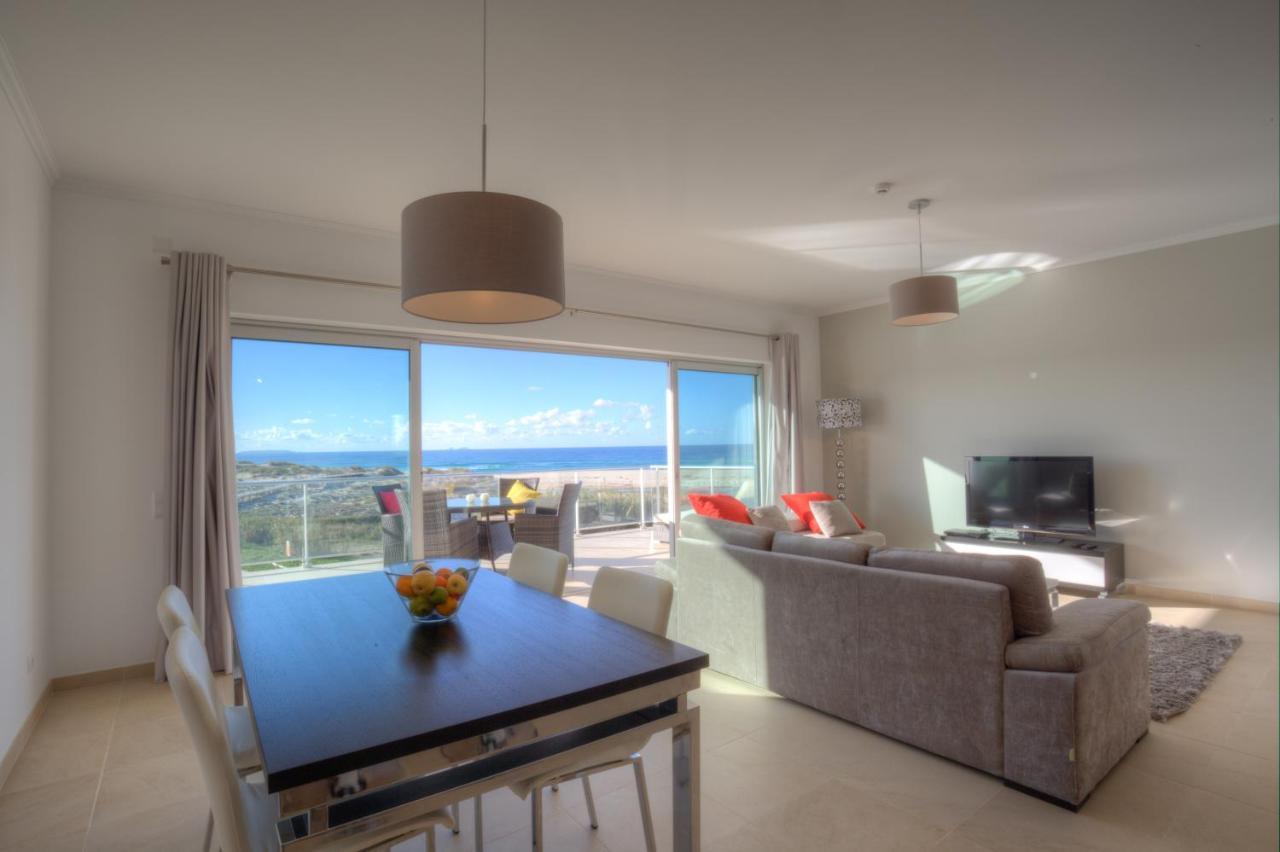 Two-Bedroom Townhouse with Sea View,1589392617:JPEG