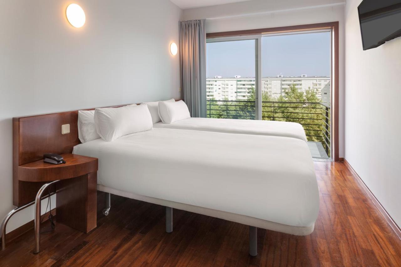 One-Bedroom Apartment,1011746875:JPEG