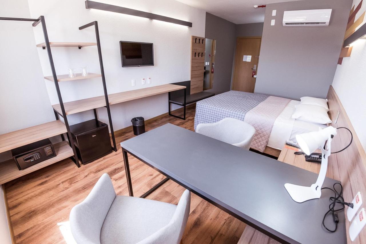 Quarto Standard com 1 Cama de Casal