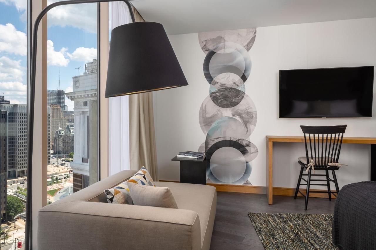 Murphy Suite met Kingsize Bed op de Skyline Club Verdieping