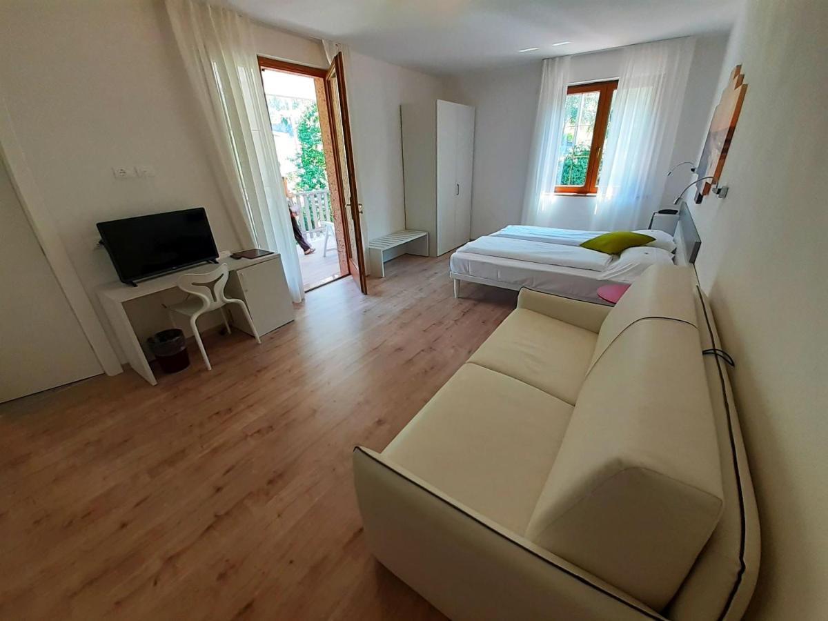 Doppel- oder Zweibettzimmer