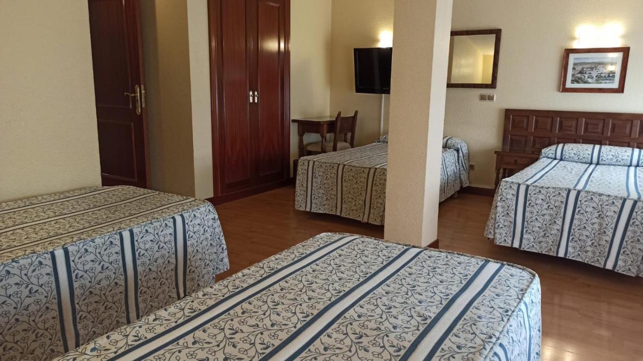 Quadruple Room,770090296:JPEG