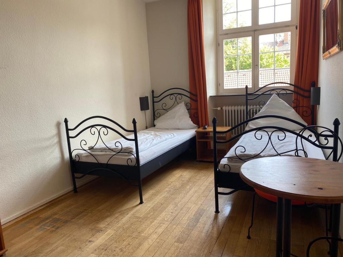 Zweibettzimmer mit eigenem Bad