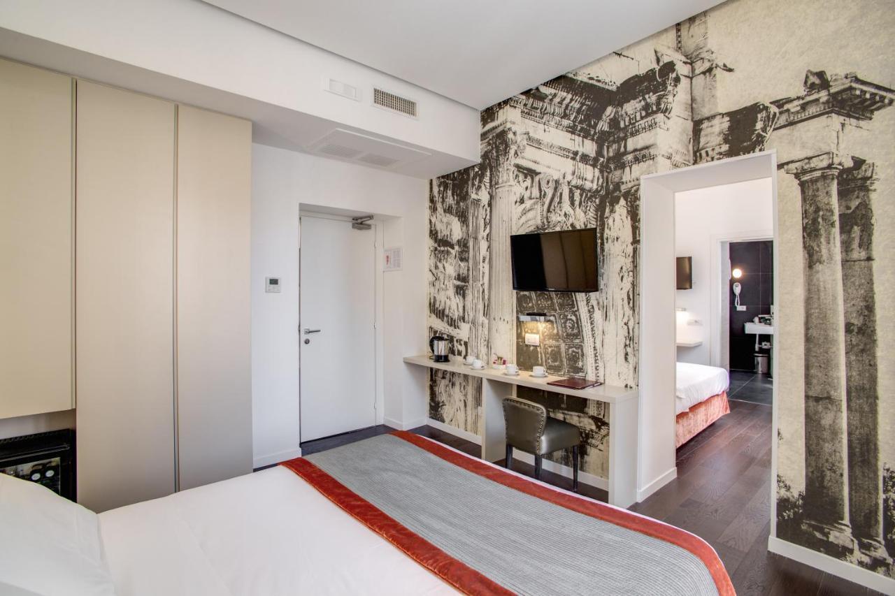 Quadruple Room with Pantheon View