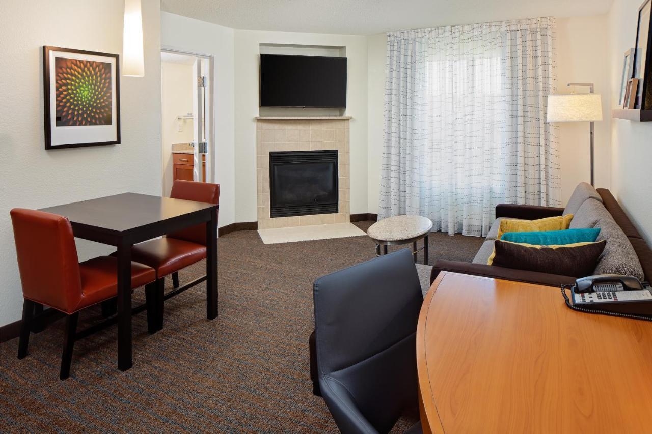 One-Bedroom King Corner Suite,1618276917:JPEG