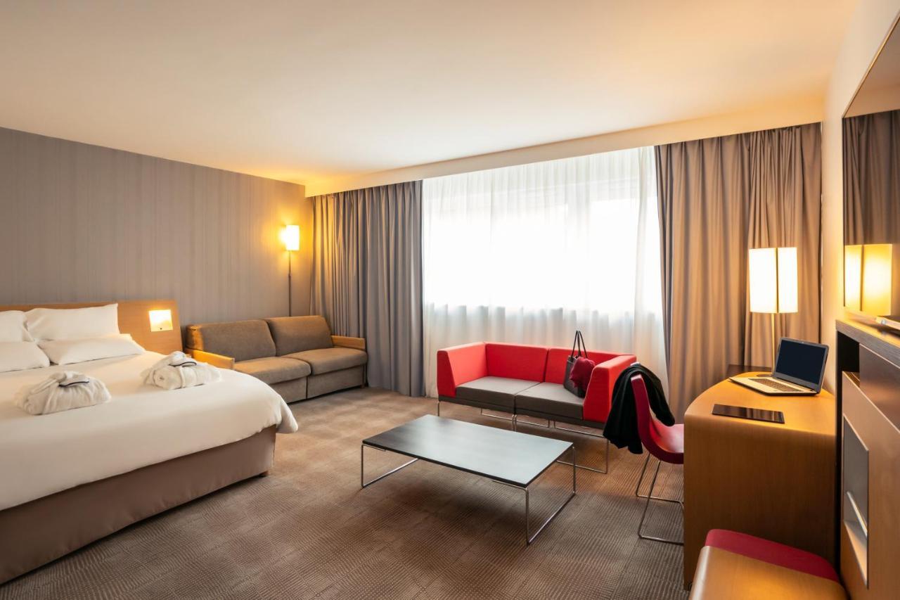 Standard Suite 1 double bed 2 sofas,1772890627:JPEG