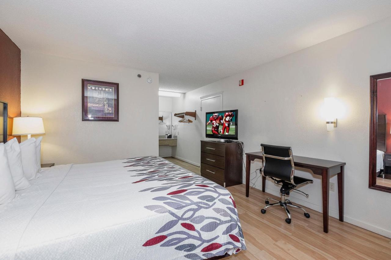 Deluxe King Room - Disability Access/Non-Smoking