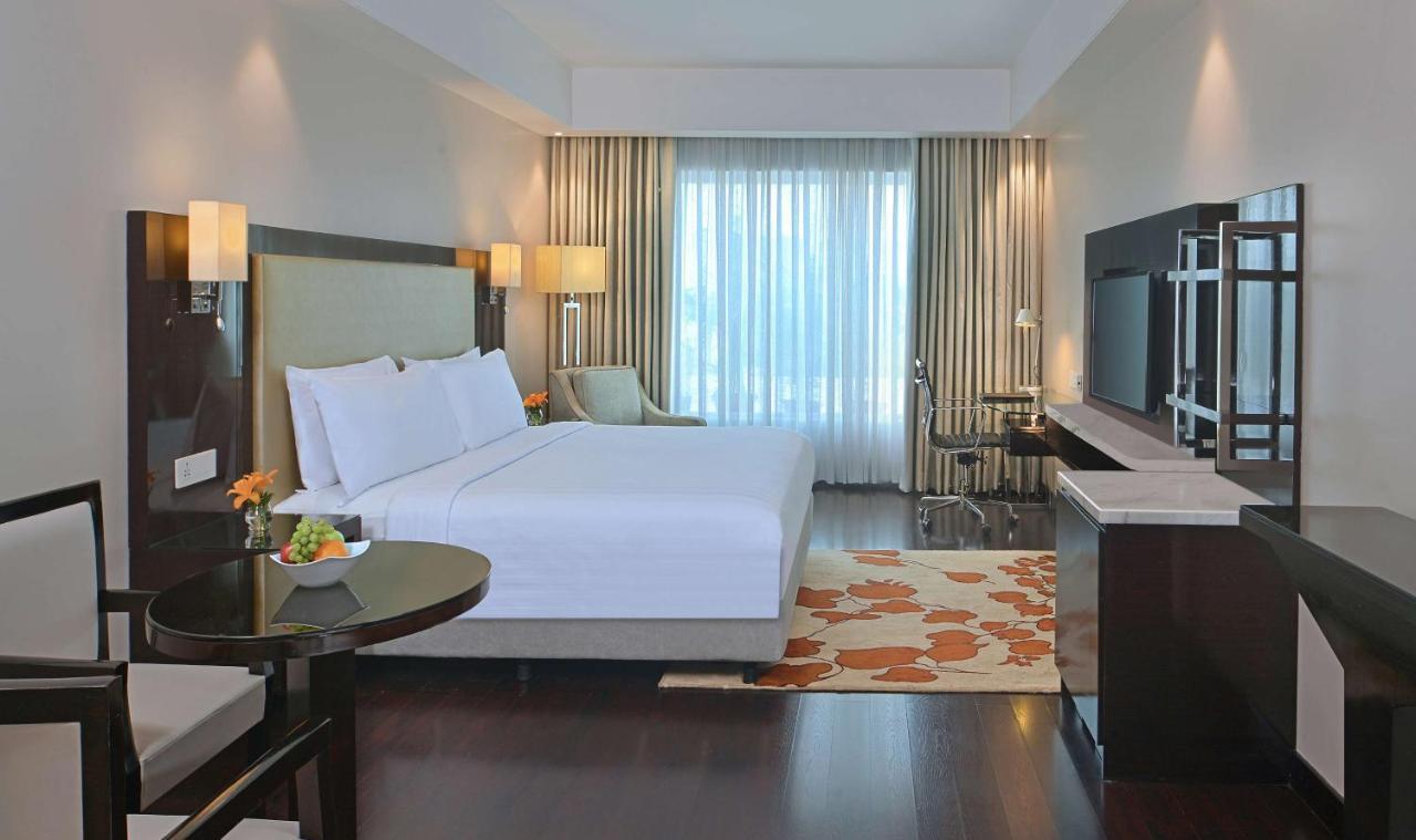 Executive Room Taj Mahal View on food beverages laundry 