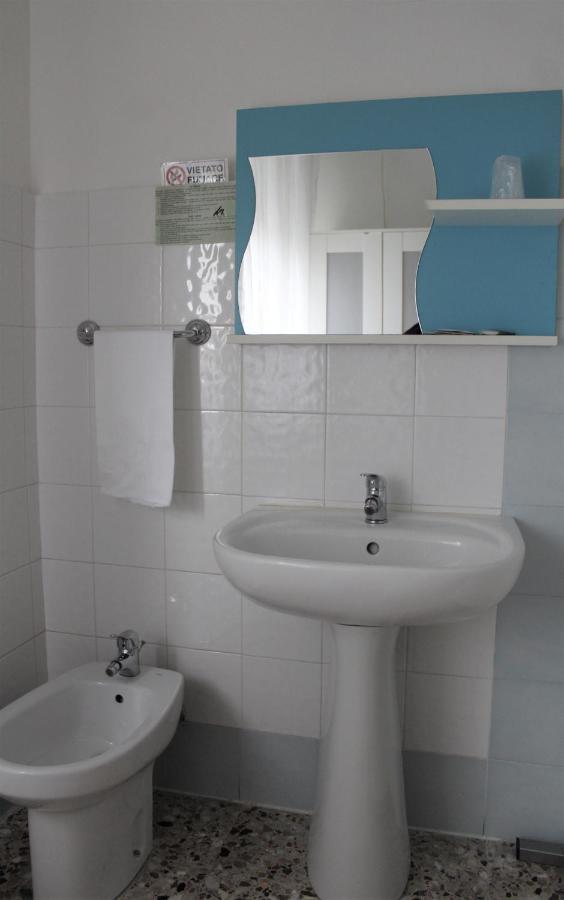 Single Room with Shared Bathroom,1173972558:JPEG