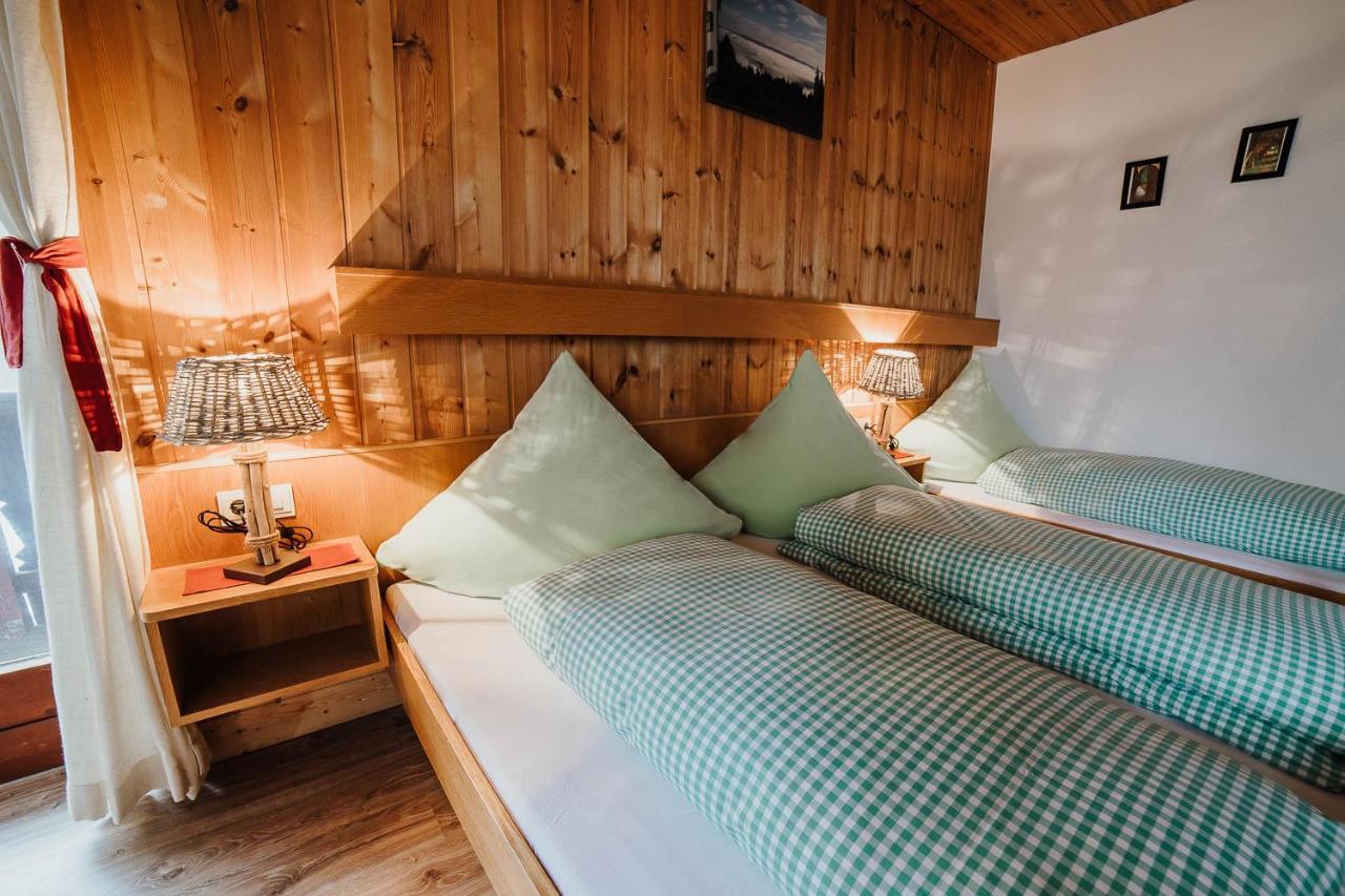 Dreibettzimmer mit Balkon