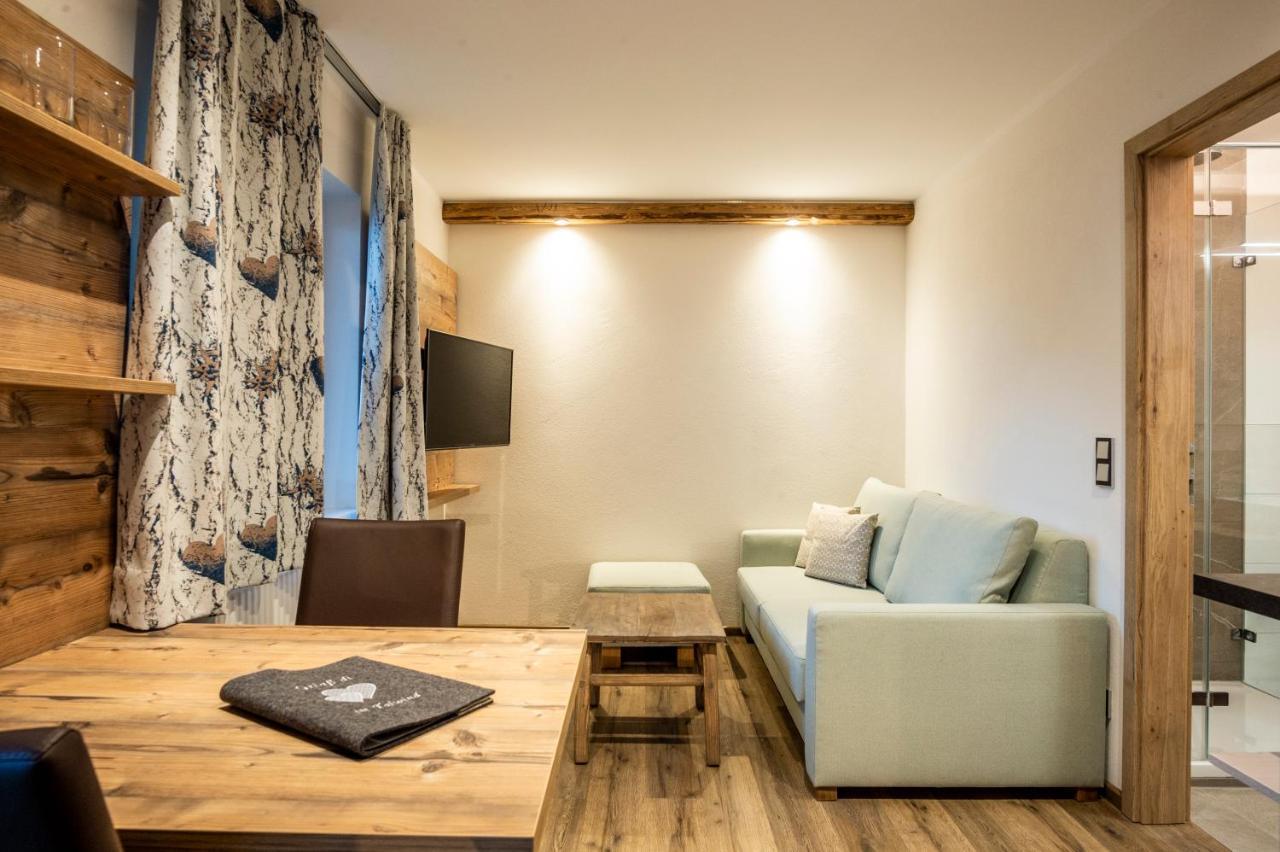 One-Bedroom Apartment,1032368189:JPEG