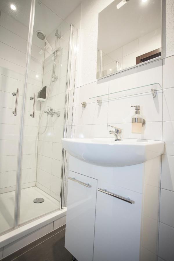 Einzelzimmer mit Dusche