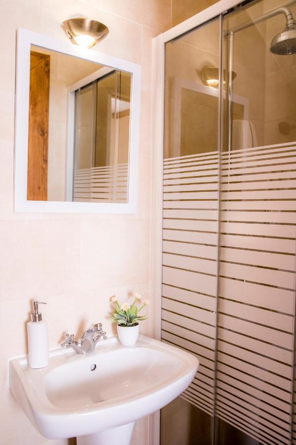 Habitación Doble con baño privado - Planta baja