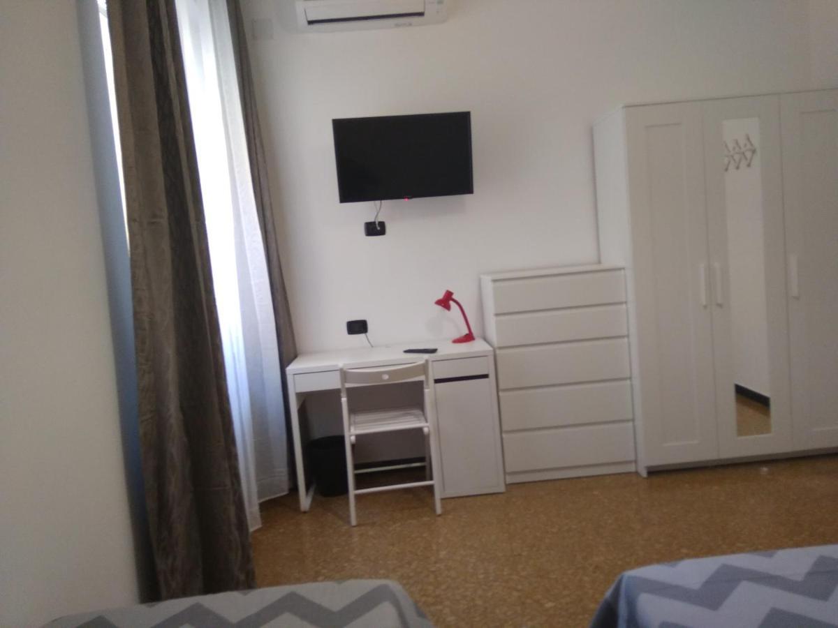 Chambre Familiale avec Salle de Bains Commune