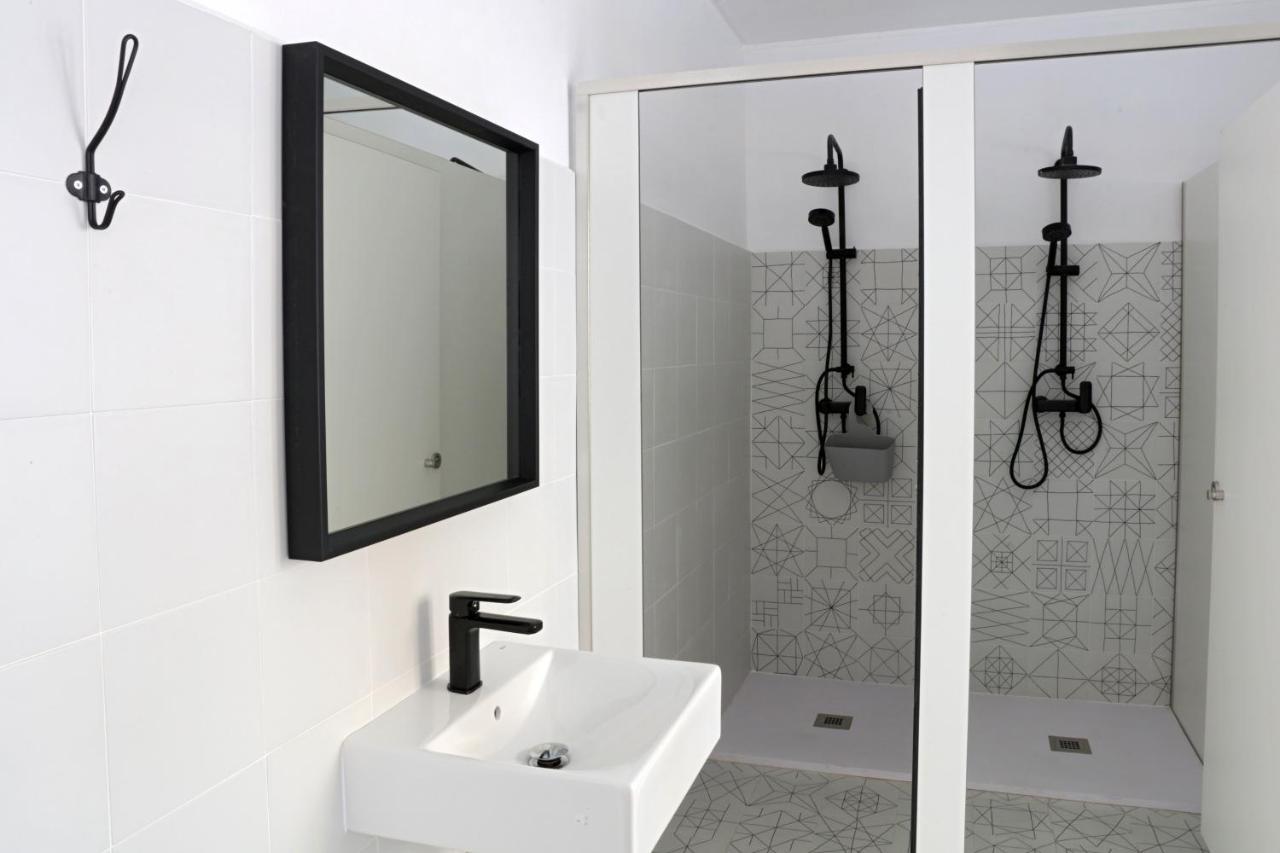 Quarto Twin com Casa de Banho Partilhada