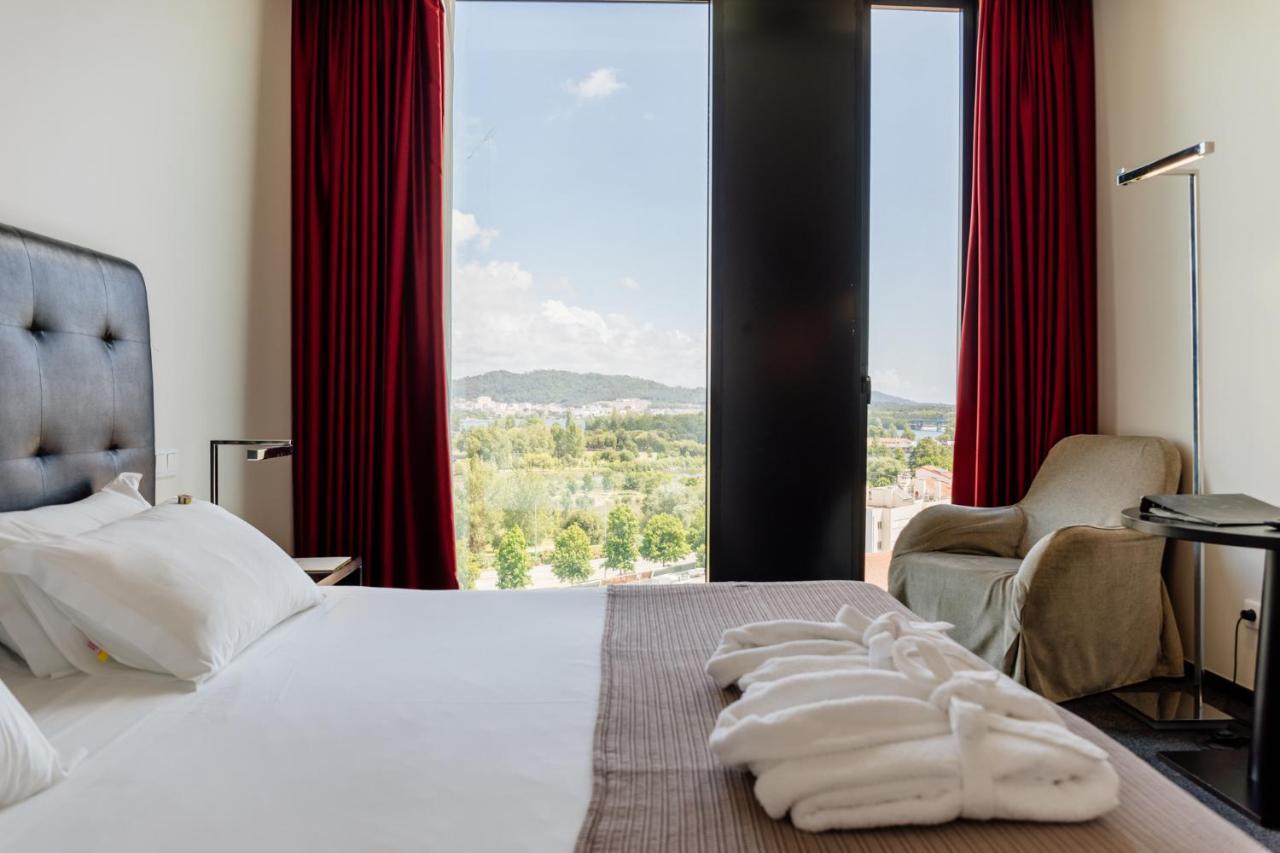 Double Room with River View,1067892757:JPEG
