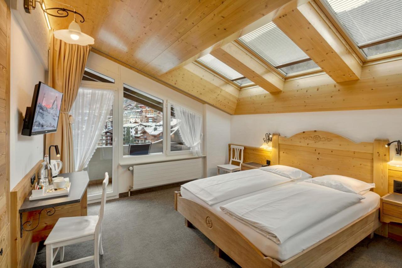 Single Room,1082498596:JPEG
