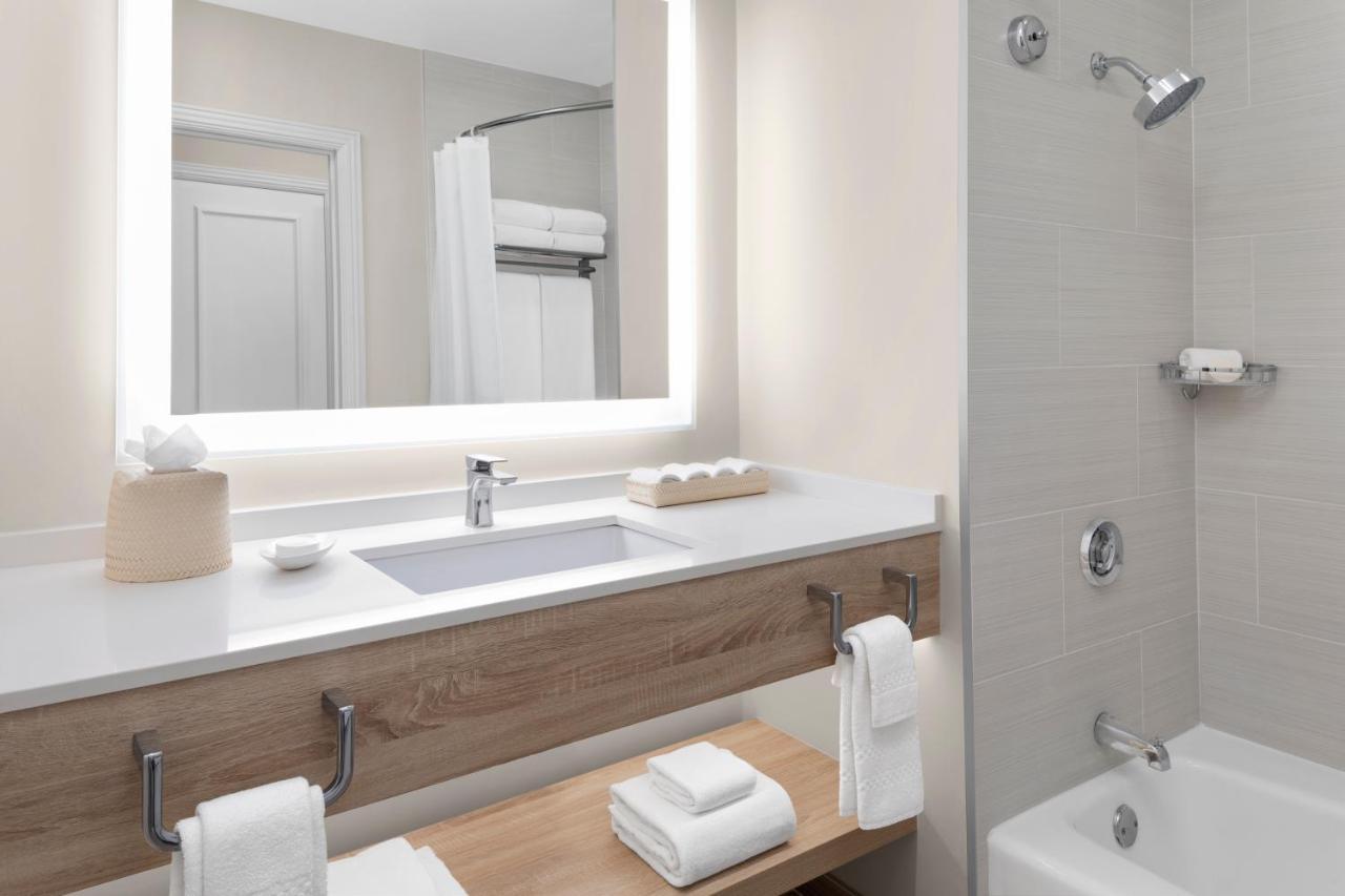 1 Bedroom Regal Suite