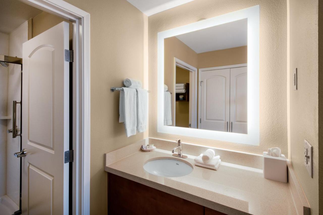One-Bedroom Suite with Two Queen Beds