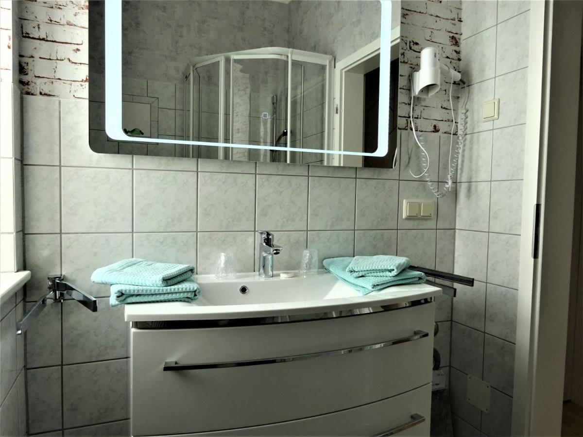 Kleines Zweibettzimmer
