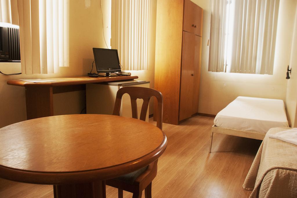 Quarto Duplo Superior com Cama de Casal