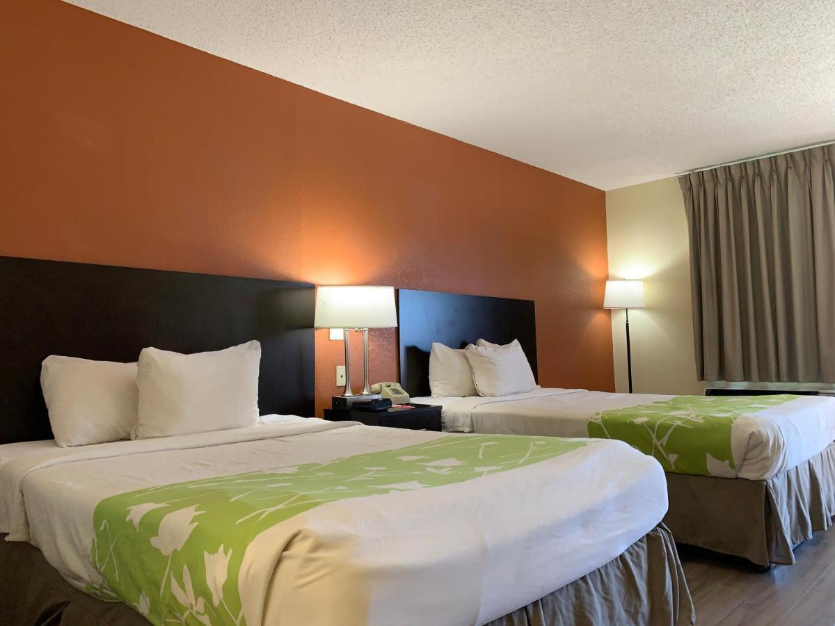 Queen Room with Two Queen Beds - Non-Smoking