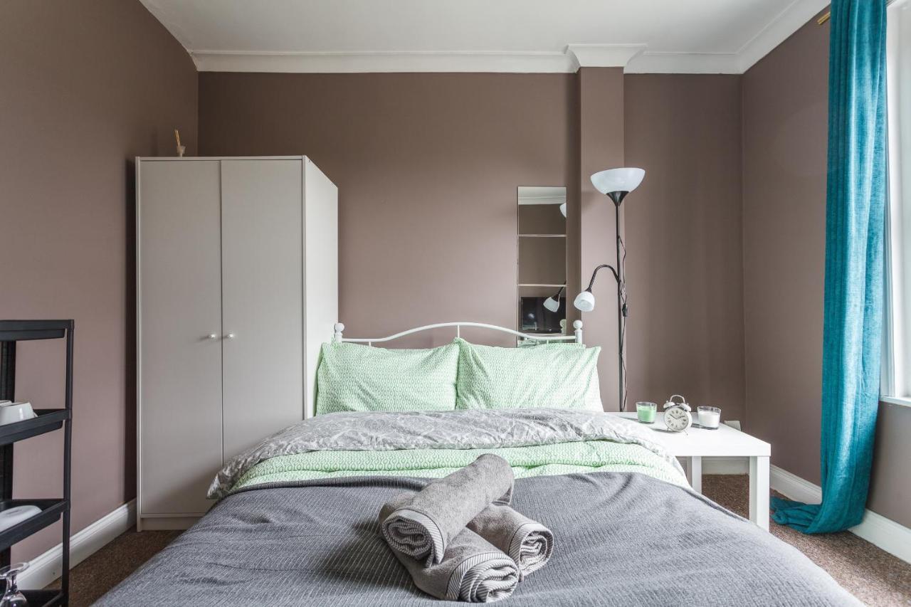 Tweepersoonskamer met Gedeelde Badkamer