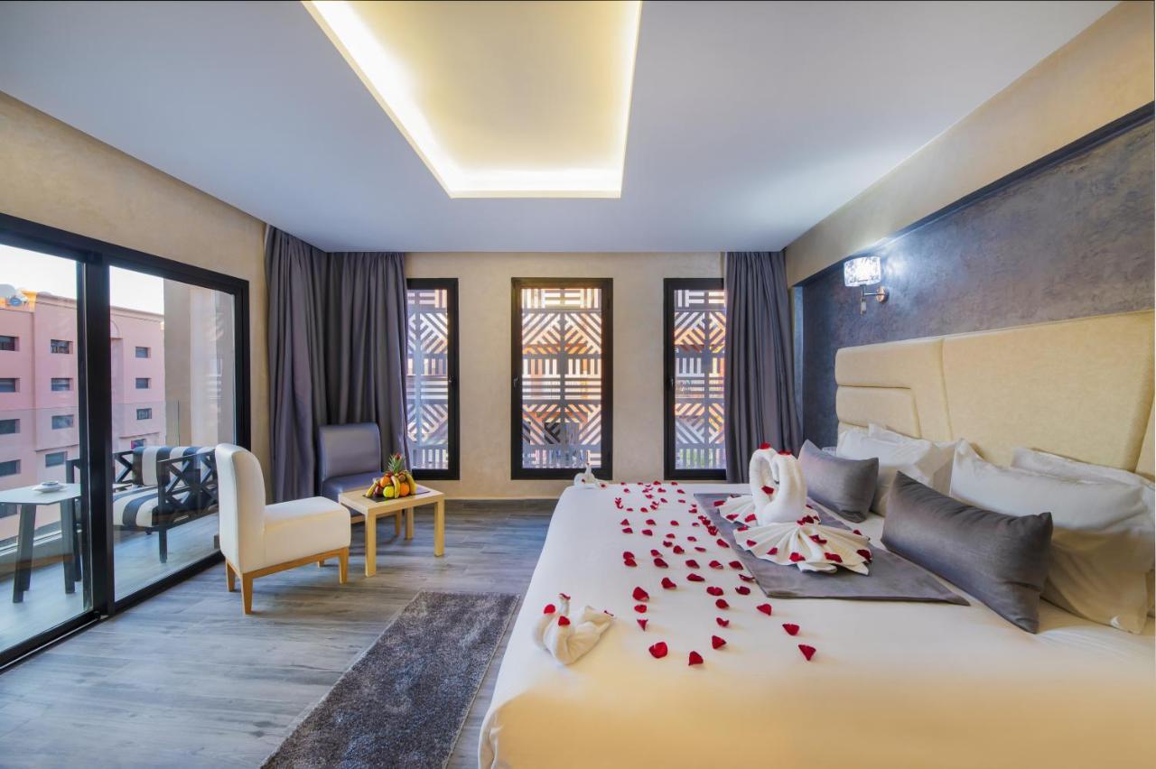 Suite with Hot Tub,1488137809:JPEG