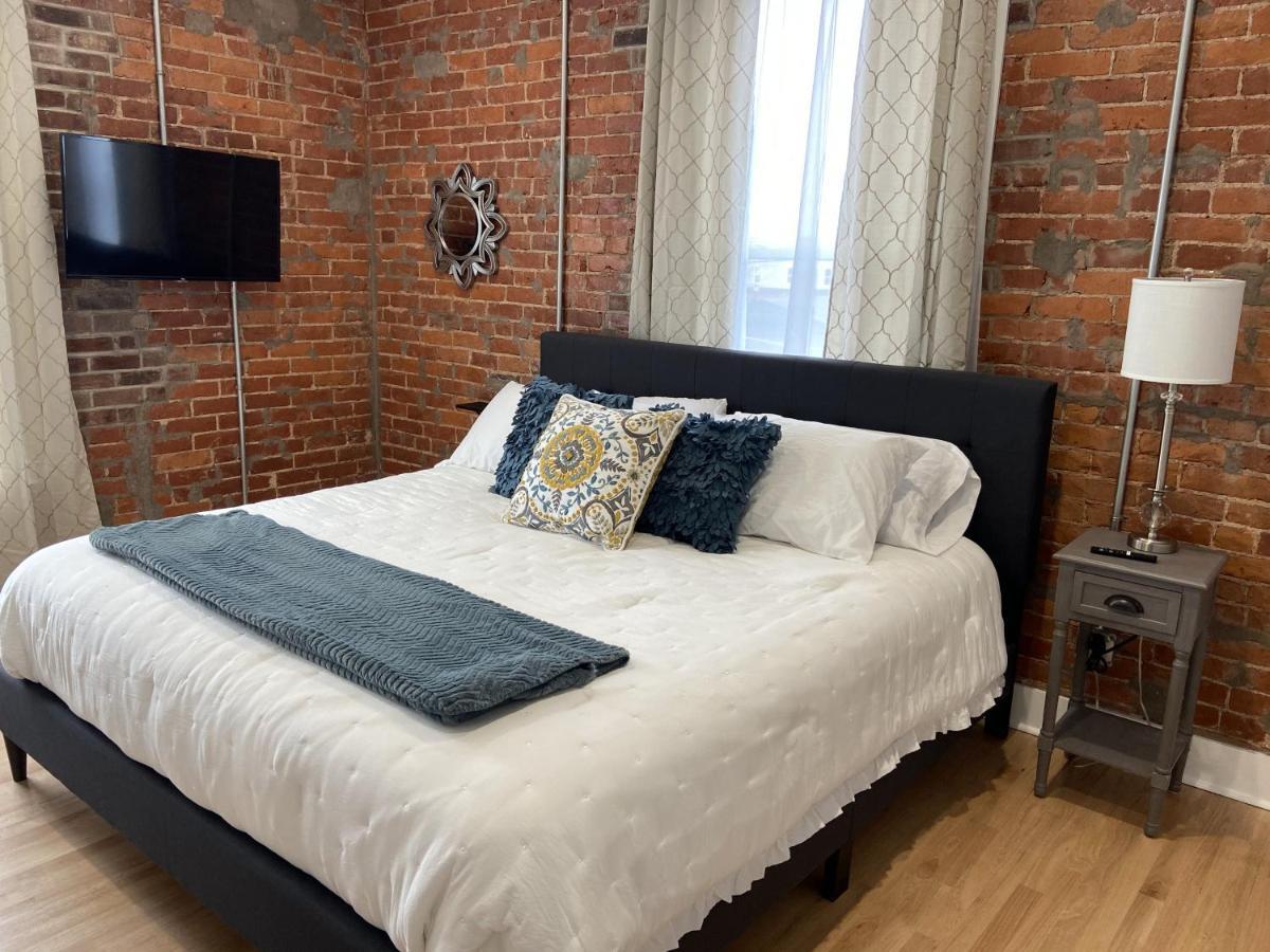 Deluxe King Suite