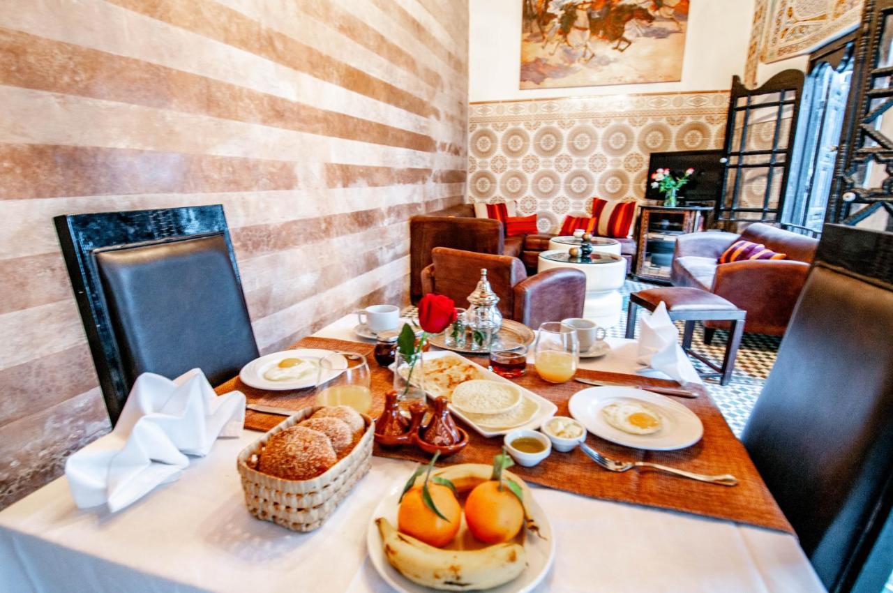 Tweepersoonskamer of Driepersoonskamer met Eigen Badkamer