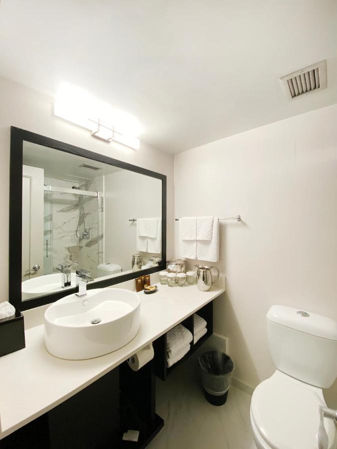 Family Suite Kitchenette electric fireplace Non-Smoking,1706203782:JPEG