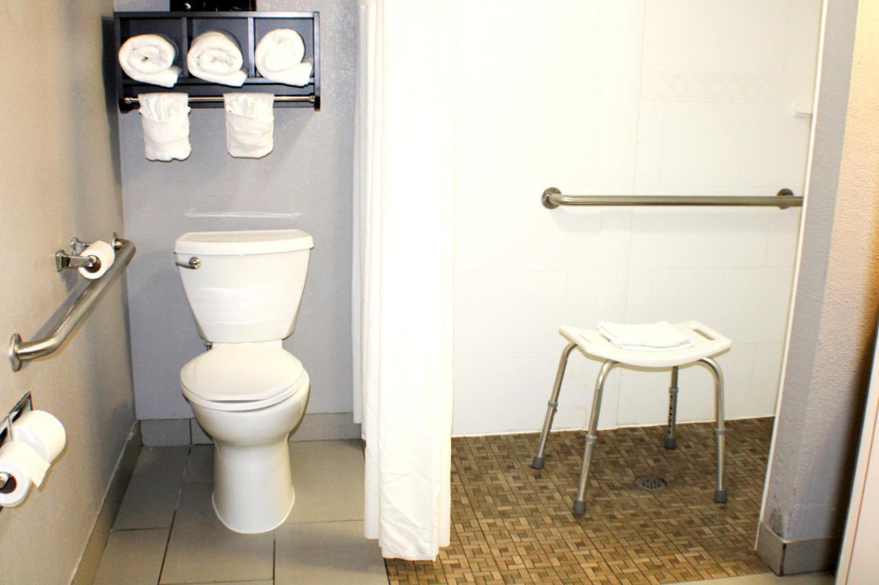 King Room - Accessible/Non-Smoking