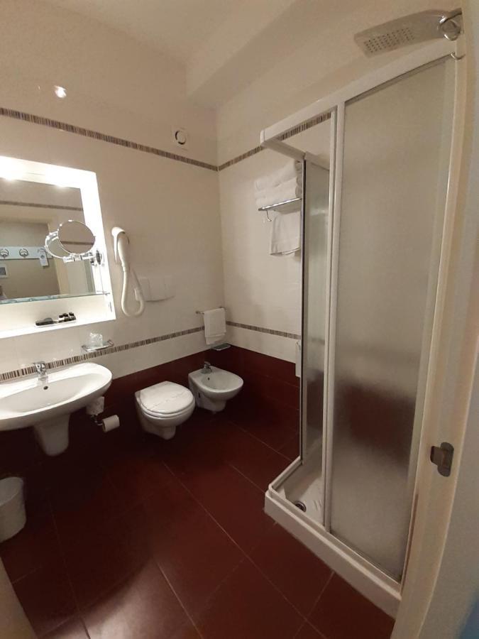Classic Double or Twin Room,1084578985:JPEG