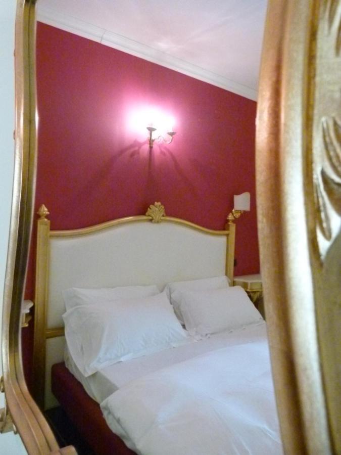 Suite King con Balcone e Vista Lago