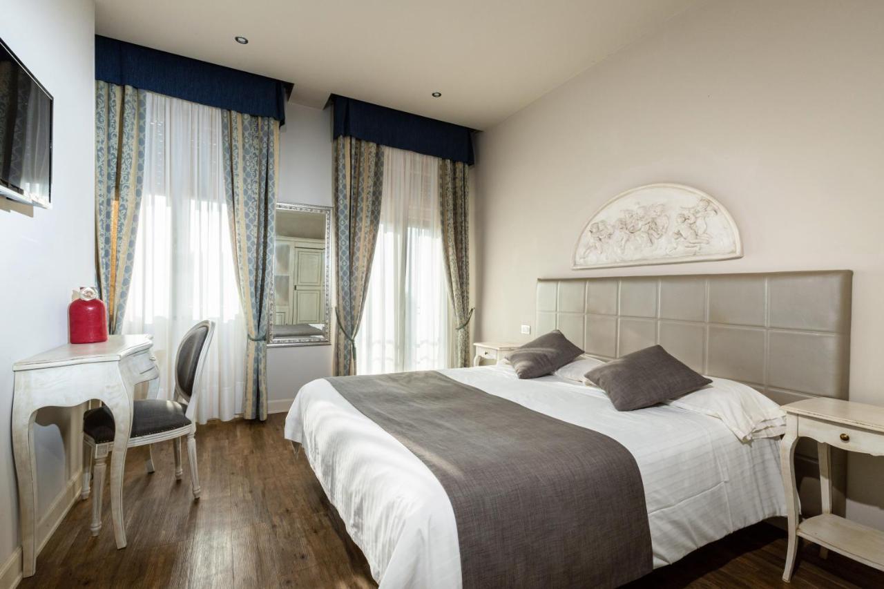 Chambre Double ou Lits Jumeaux Confort - Vue Partielle sur Lac