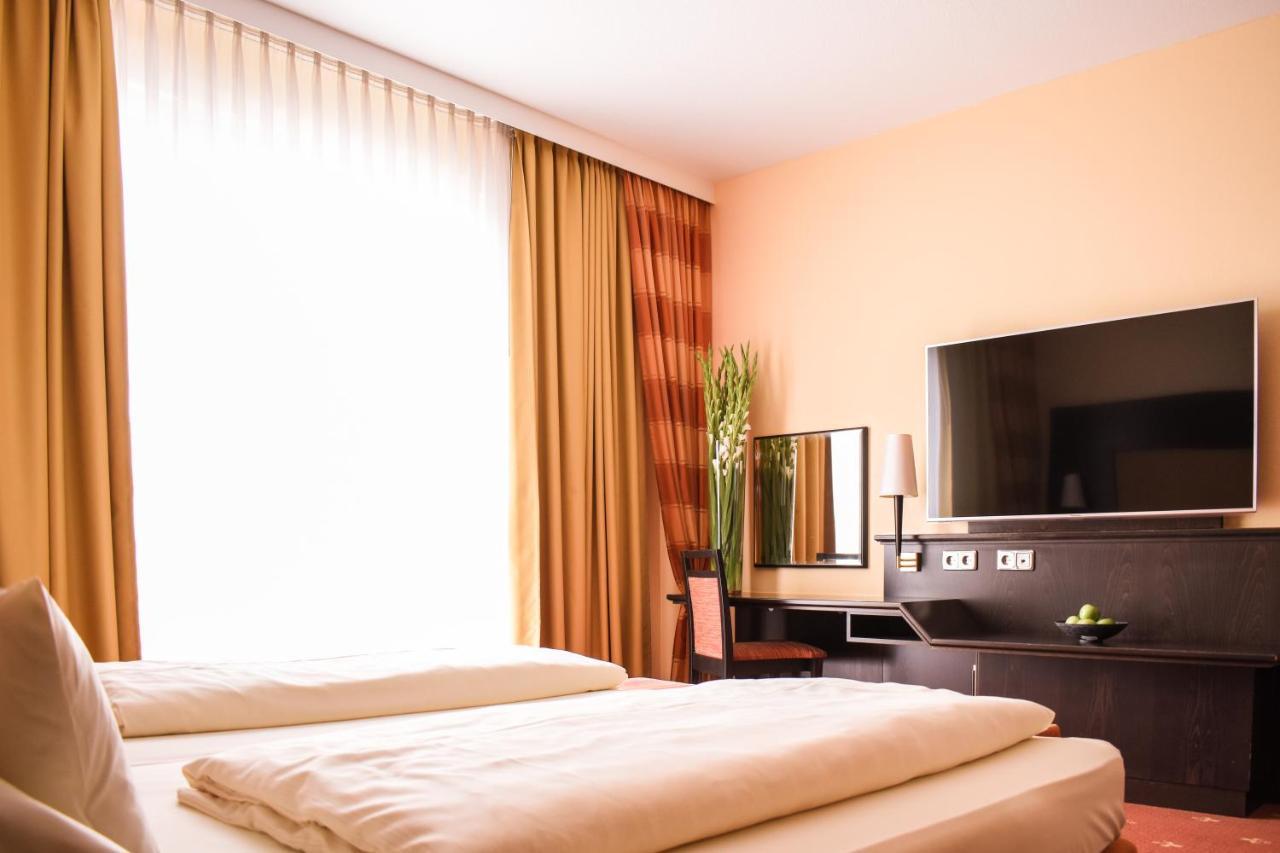 One-Bedroom Suite,1611051792:JPEG