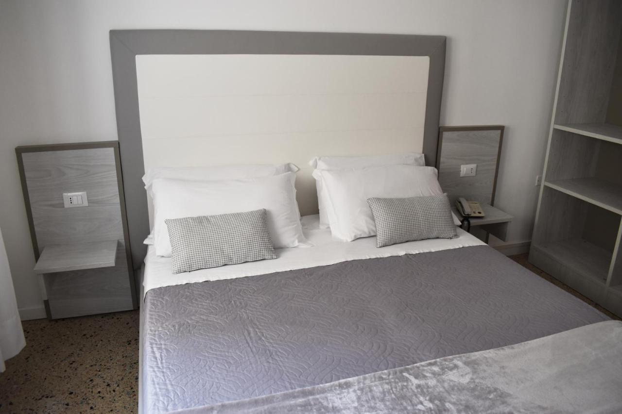 Standard Single Room,1090311702:JPEG