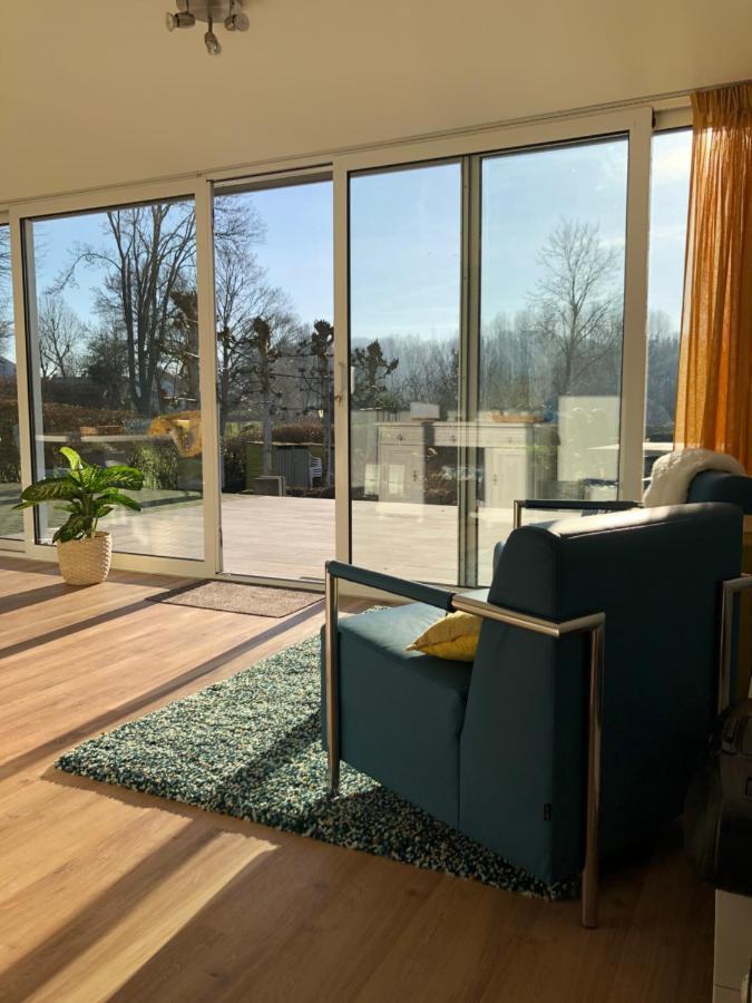 Kamer met Kingsize Bed en Uitzicht op de Tuin