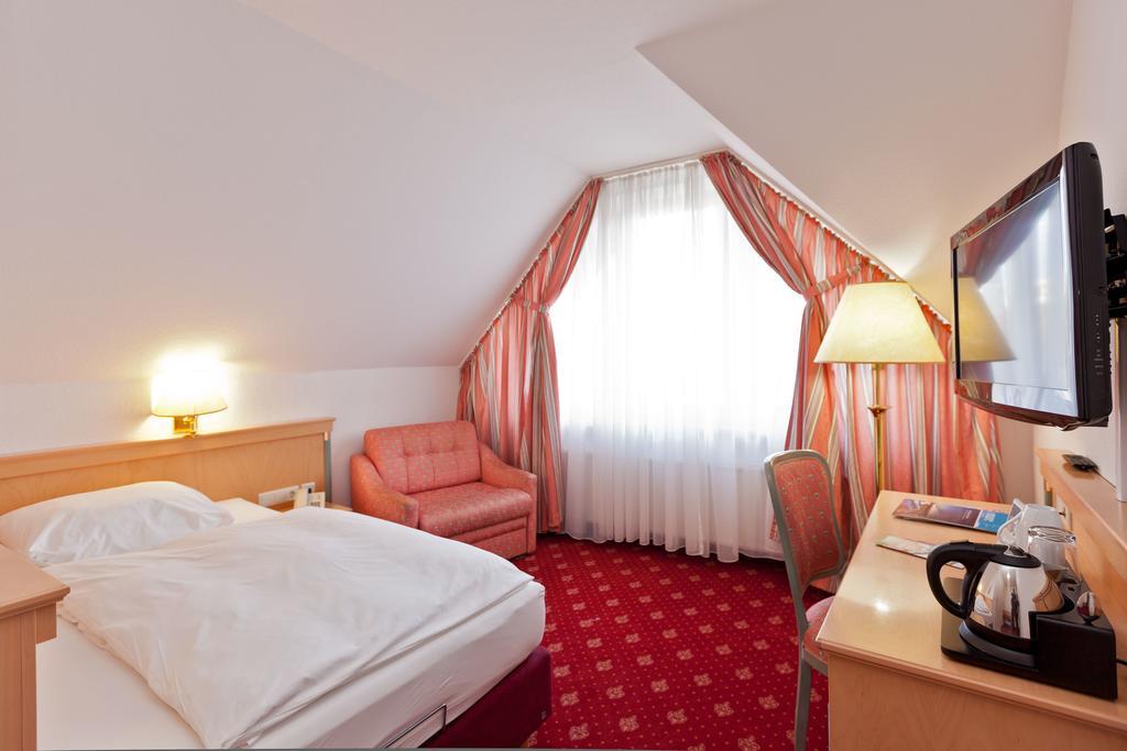Single Room,1588074405:JPEG