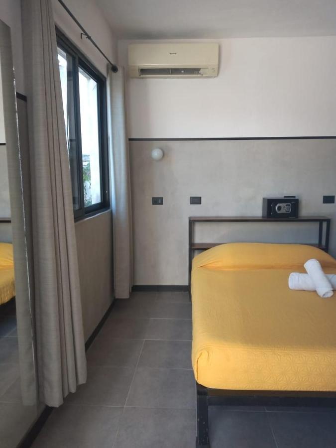 Quarto Pequeno com 2 Camas de Solteiro