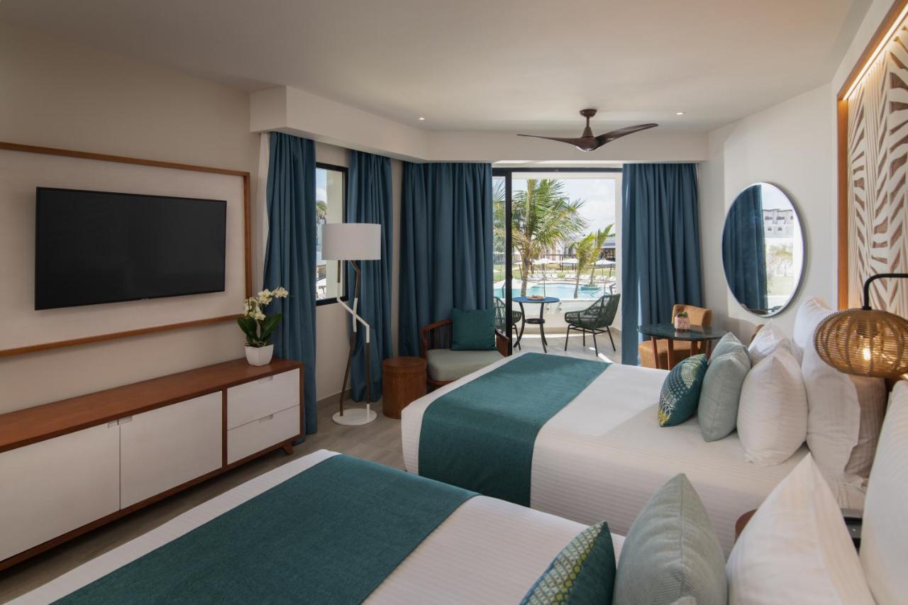 Suite Junior Doble con vistas a la piscina