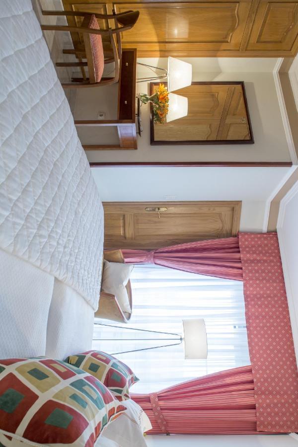 Twin Room,1588050366:JPEG