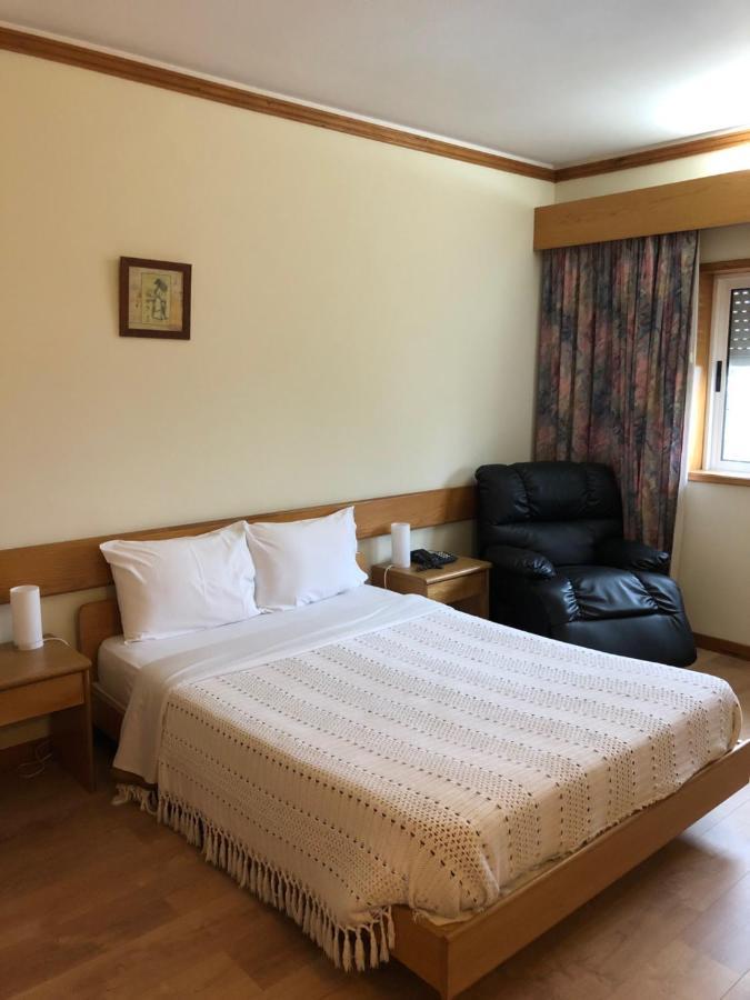 Quarto Deluxe (2 Adultos + 1 Criança)