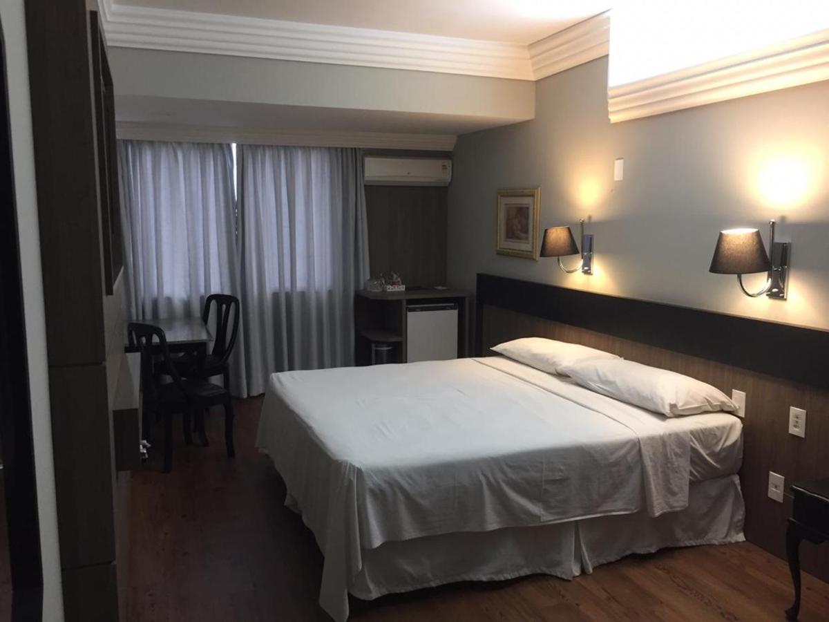 Quarto Duplo Deluxe (2 Adultos + 1 Criança)